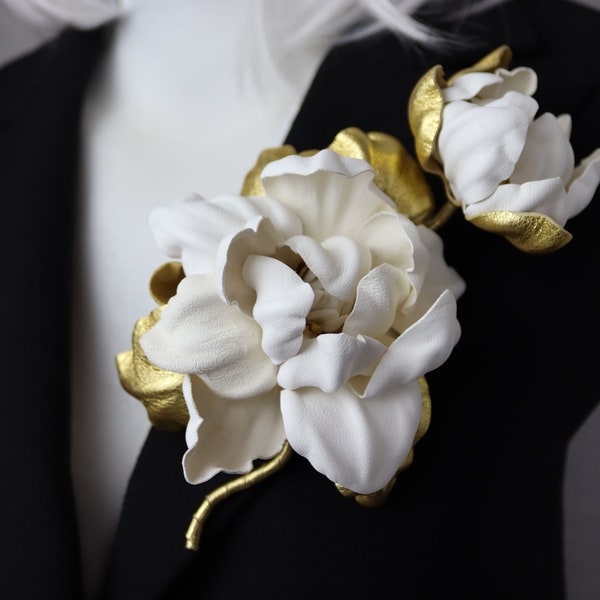 Elfenbein/Gold Leder Magnolie Blumen Brosche, Leder Magnolie Anstecknadel/Haarspange, Ivory Blume, Lederblume, Floral Brunch