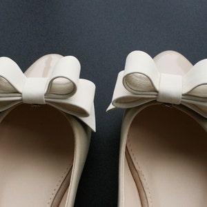 Ivory Leather Bow Shoe Clips