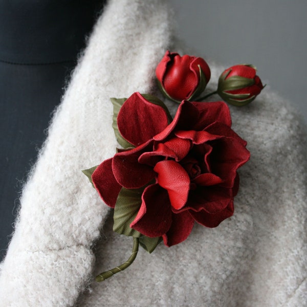 Rote Leder Rose Blume Brosche, Leder Rose Pin/Haarspange, Rote Blume, Leder Blume, Floral Brunch