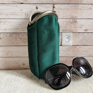 Étui à lunettes, étui à lunettes de soleil kisslock, pochette à lunettes vintage, porte-lunettes à fermoir baiser, étui à lunettes de style rétro, étui à lunettes de soleil en tissu