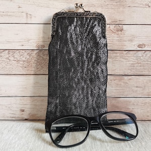 Eyeglass case, fabric eyeglasses case, retro style glasses holder, kiss clasp glasses pouch, kiss lock glasses case, unique gift for her