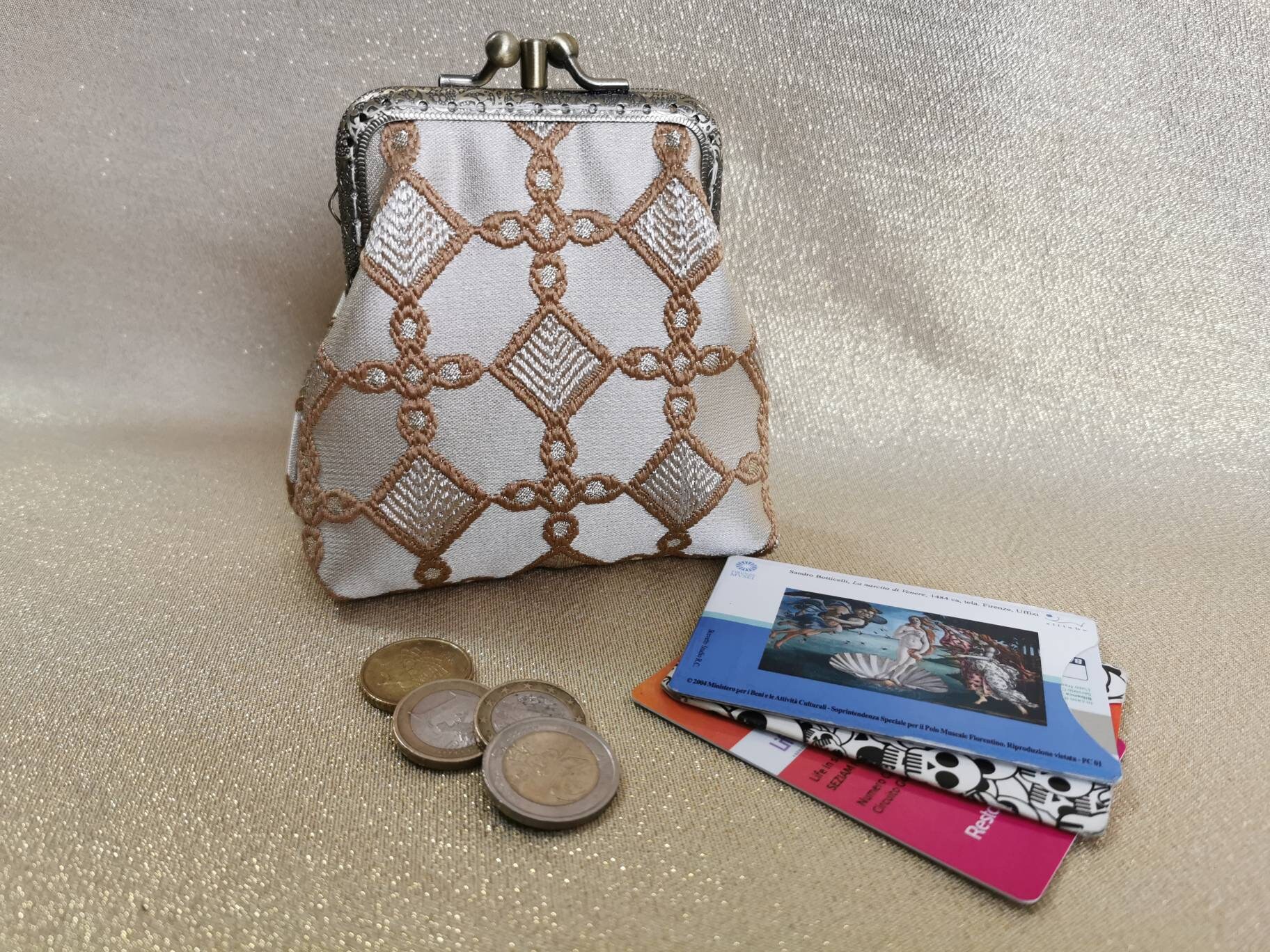 Beaded coin purse Kiss lock coin purse Orange wallet Kisslock pouch Clasp  wallet - Shop BagsArtDeco Coin Purses - Pinkoi
