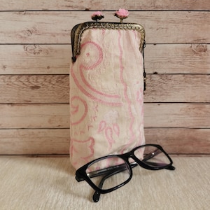 Étui à lunettes, étui à lunettes en tissu, boîte de protection pour lunettes de soleil, pochette à lunettes à fermoir baiser, étui à lunettes de soleil à cadenas, cadeau fait main pour elle