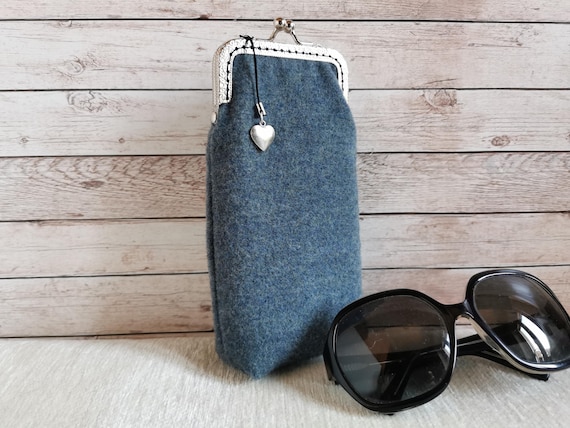 Wool Eyeglass case, vintage style fabric sunglass case, soft eyeglasses case, kiss clasp glasses protector, retro kiss lock sunglasses pouch
