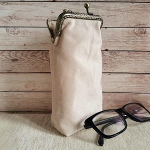 Brillenkoker, stoffen zonnebrillenkoker, kiss-sluiting brillenkoker, retro-stijl zonnebrillenkoker, vintage stijl kiss-lock lenzenvloeistof etui voor haar