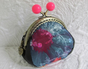 Coin Purse Fluff kiss-lock closure retro design embroidered