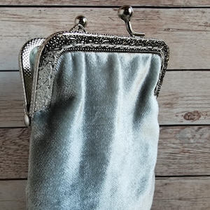 Eyeglass case, fabric eyeglasses case, retro style glasses holder, kiss clasp glasses pouch, kiss lock glasses case, unique gift for her