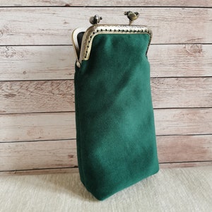 Eyeglass case, soft green glasses case, kiss lock sunglass case, retro style kiss clasp sunglasses case, vintage style eyeglasses case