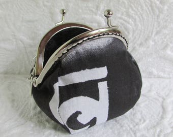 Coin purse, kiss clasp coin pouch, retro style wallet with clip, kiss closure coin purse, vintage style coin pouch, unique gift for her