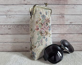 Flowers eyeglass case, vintage style sunglass case, protector glasses case, kiss lock eyeglass case, retro style kiss clasp sunglasses case