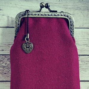 Custodia occhiali colore ciclamino, portafoglio tessuto occhiali, pochette occhiali, custodia occhiali stile retro, portaocchiali da sole
