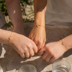 Best Friends Heart Bracelet Set, Matching Silver Gold Heart Jewelry for 2, Meaningful Friendship Gift, Long Distance Bff Birthday Present