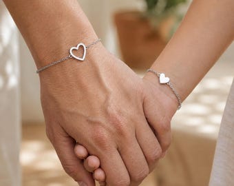 Pulseras a juego para madre e hija, Dos corazones, un vínculo, conjunto de joyas familiares con corazones dorados, regalo de cumpleaños perfecto para mamá, hija o mejor amiga.