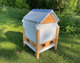 Kritter Kribs Chicken Feeder