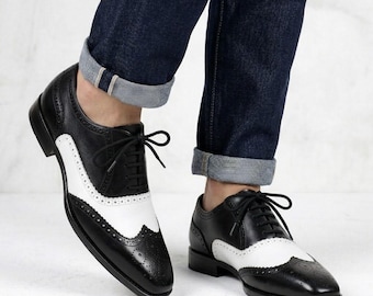 Handgefertigte zweifarbige Lederzuschauerschuhe für Herren Schwarz-Weiße Wingtip Oxford Brogues