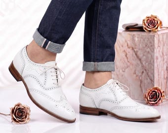 Handgefertigte Männer Weiß Pebbled Leder Wingtip Brogues Artisan Hochzeitsschuhe Maßkleid Oxfords