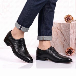 Zapatos Oxford de cuero negro con relieve de pitón, de una sola pieza, para hombre, hechos a mano, de lujo, para ocasiones formales.