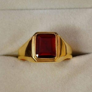 Herrvigselring med rubin, ring med födelsesten i juli i 925 sterlingsilver för honom