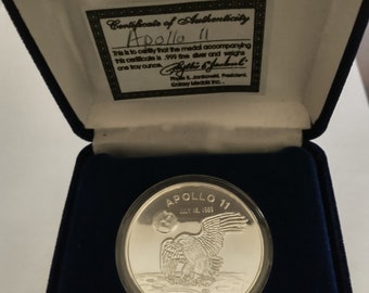 NASA Apollo 11 1 Ounce Fine Silver .999 coin First Lunar Landing & First Man on the Moon-Neil Armstrong
