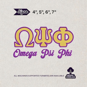 Op de afbeelding: Een geborduurd ontwerp met de Griekse letters Omega, Psi en Phi in geel met paarse contouren, boven de woorden "Omega Psi Phi". Beschikbare maten zijn 10 cm, 13 cm, 15 cm en 18 cm. Het ontwerp staat op een getextureerde, gebroken witte achtergrond.