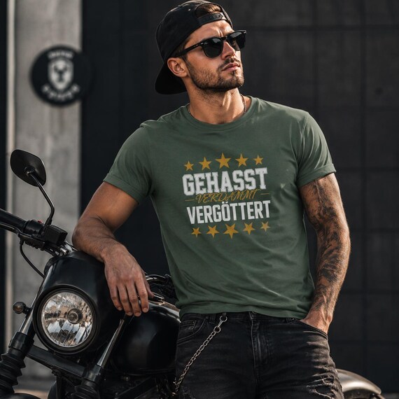 Weiteres Produktbild: „Gehasst. Verdammt. Vergöttert.“ Shirt für Biker & Gamer