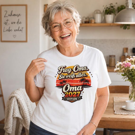 Weiteres Produktbild: Oma 2027 T-Shirt – Frag Oma, sie weiß alles – Retro Geschenk für Oma