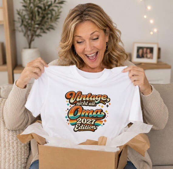 Weiteres Produktbild: Oma T-Shirt 2027 – Retro Unisex-Shirt „Vintage, nicht alt.“