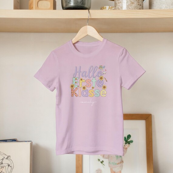 Weiteres Produktbild: Einschulungs-Shirt „Erste Klasse“ (personalisierbar)