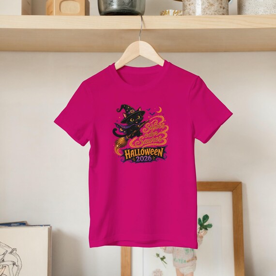 Weiteres Produktbild: Kinder-Halloween-T-Shirt aus Baumwolle mit Hexenkatze – Süßes oder Saures 2026