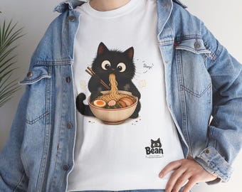 黒猫がラーメンを食べるTシャツ｜かわいいラーメン丼猫Tシャツ