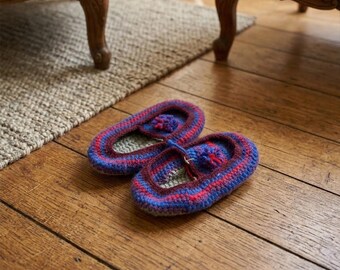 Hand Knitted Wool Slippers for Women, Handmade Woolen House Shoes, Warm Indoor Slippers, Cozy Winter Footwear, Gift for Her
