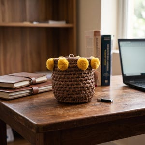 Porte-crayons en pin | Pot à crayons artisanal en aiguilles de pin | Décoration écologique pour espace de travail