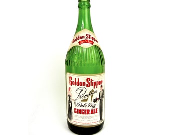 Golden Slipper ginger ale bottle by Porto Rico Co. Vintage from 1948 / vintage soda / collectible glass