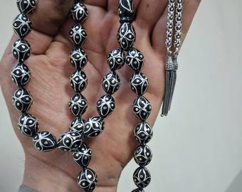 Handgefertigter 11 x 13 mm Jet-Stein Tasbih mit 925 Sterlingsilber-Inlay, luxuriösem schwarzem Bernstein Misbaha, kunstvollen Männersorgenperlen, Geschenk für Ihn