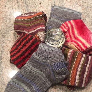 hand knitted heirloom warm cozy special gift designer socks immagine 1