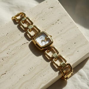 Elegante Damen-Quarzuhr, Perlmuttzifferblatt und Strassarmband aus Edelstahl, Retro-Chic, quadratisch, wasserdicht, Geschenkidee für Sie