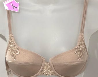 NWT Deadstock Lace Underwire Bra With Floral Embroidery.