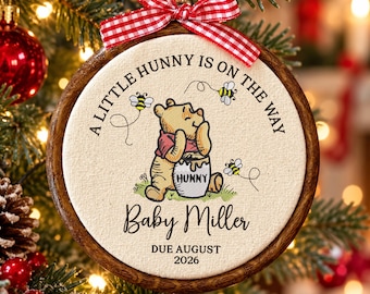 Adorno navideño "Un pequeño tesoro viene en camino", aro bordado de Winnie the Pooh para embarazo, revelación del bebé "Pequeño tesoro", para futuros abuelos