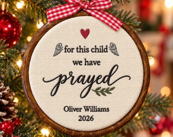Adornos navideños para anunciar el embarazo, aro bordado "Por este niño hemos orado", adorno de bebé arcoíris