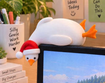 Gorro de Papá Noel con forma de ganso gracioso, decoración para monitor impresa en 3D, divertido compañero de escritorio navideño, lindo regalo de oficina para las fiestas, adorno para computadora con forma de ganso