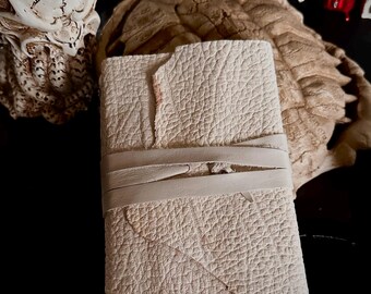 Journal A6 en cuir véritable fait main - Couverture de cahier style wrap, utilisation Grimoire fantastique