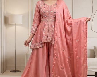 Perzikkleurige pailletten geborduurde palazzo-set, Rangoli-zijden top, broek, Dupatta 3-delige outfit