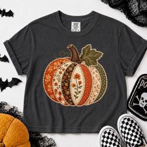 Camiseta holgada con estampado de calabazas estilo patchwork, camiseta de otoño Comfort Colors®, camiseta de calabazas a cuadros, camiseta de otoño para Acción de Gracias, lindo regalo de otoño para ella.