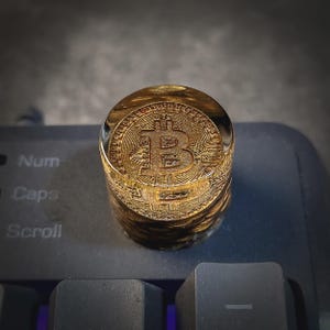 Bitcoin Knob Keycap | Handmade Resin Artisan Knob | Cherry MX Mechanical Keyboard Volume Knob | Crypto-Inspired Desk Setup Gift