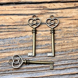Bronze Skeleton Key Pendant or Charm - Necklace or Earring Finding - DIY Jewelry Making