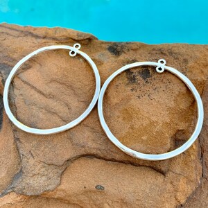Aros grandes plateados de 53 mm - Componentes para pendientes DIY - Un par - Fornituras para joyería imagen 4
