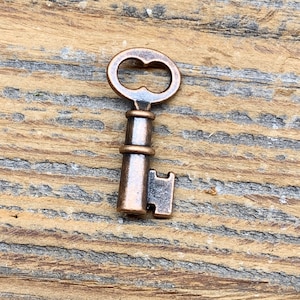 Antique Copper Skeleton Key Pendant or Charm - Necklace or Earring Finding - DIY Jewelry Making