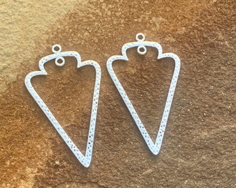 Hammered Arrowhead Earring Charms or Pendants - Antique Silver Tone - One Pair - DIY Jewelry Finding