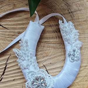 White Wedding Horseshoe