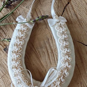 Small Ivory Cream Wedding Horseshoe